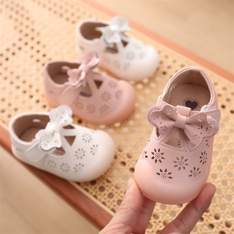 First Walkers Baby Girl Princess Shoes Hollow Breathable Spring and Autumn Toddler Soft Bottom0-2 Years Old Baby Leather Shoes Summer Children 230314