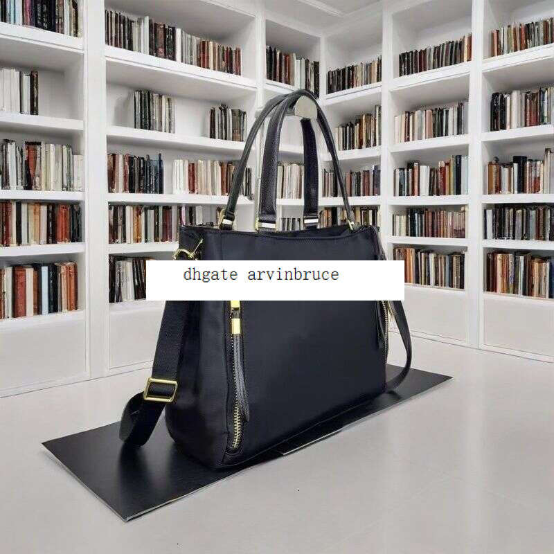 home garden tools case bags packing mens shoulder tote clutch Women's Voyageur Series Nylon Casual Tote Bag Fashion Handbag196605