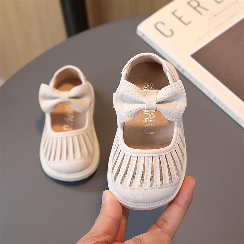First Walkers Baby Girls Walking Shoes Hollowed-out Solid Color Bow PU Lovely Breathable Shallow Kids Leather Shoes Children Flats 230314