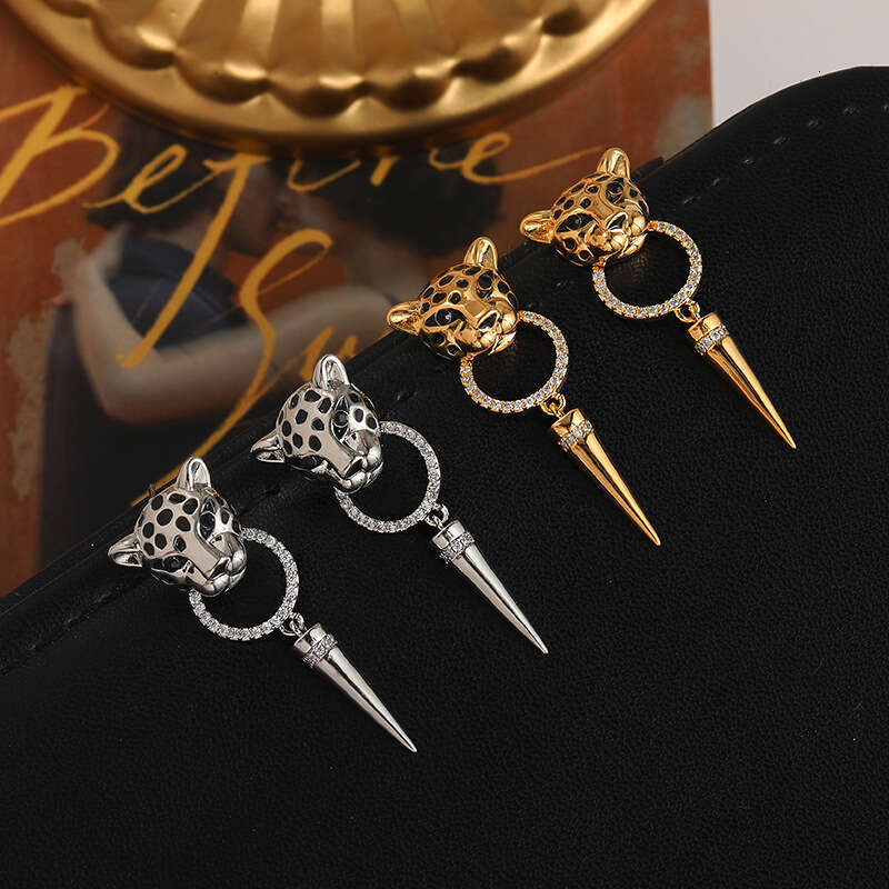 Leopard Earrings for Women, High-End Personality Hip-Hop Trendy Gold Stud Earrings, Light Elegant Niche Design Ear Jewelry