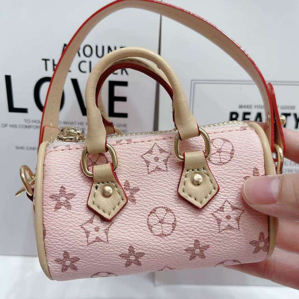 Best Seller Coin Purse Lipstick Flower Shell Creative Trendy Earphone Keychain Fashion Pendant Mini Bag