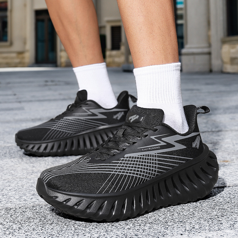 Designer shoes for both men and women, high-quality thick-soled comfortable flying mesh casual shoes, lightweight cushioning sports running shoes Free