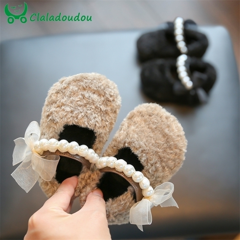 First Walkers 12-16cm Cute String Bead Little Princess Winter Dress Shoes Solid Warm Velvet Toddler Girls Casual Shoes Walkers With Lace Bow 230314