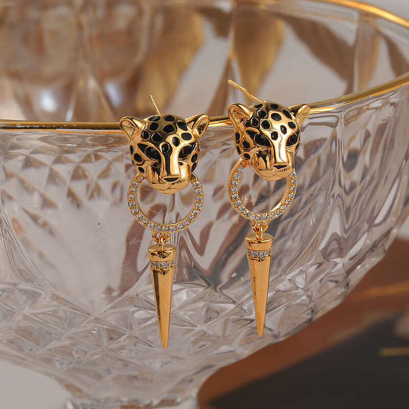 Leopard Earrings for Women, High-End Personality Hip-Hop Trendy Gold Stud Earrings, Light Elegant Niche Design Ear Jewelry