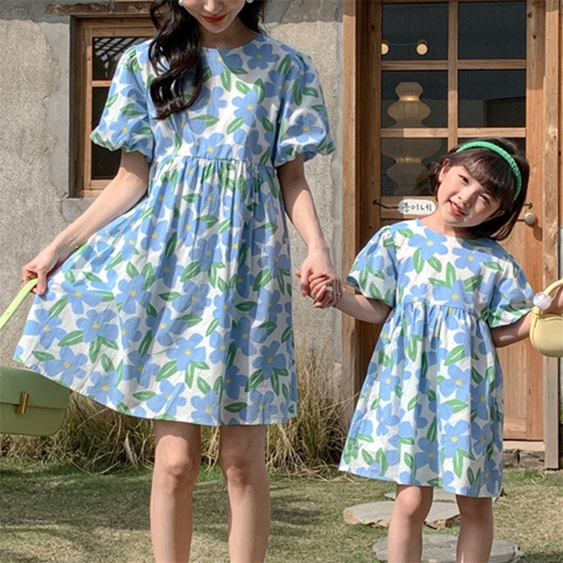 Family Matching Outfits Mommy And Me Clothing Parent-Child Matching Floral Pattern Dress Mother Daughter Equal Dresses Women Girl Summer Clothes 23042
