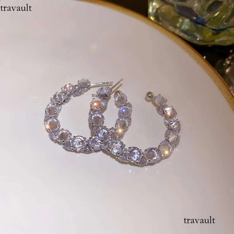 Crystal Rhinestone Hoop Women Elegant Lightweight Gold Plated Circle Earrings Sparkly Statement Jewelry for Parties and Daily Wear