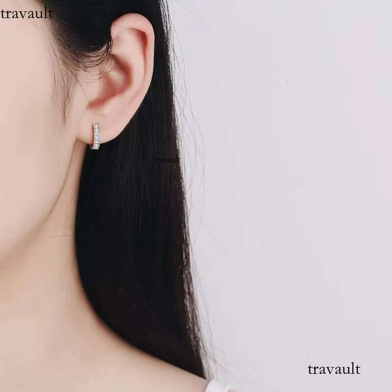DHcollection Fashion Jewelry Inlaid With Spure Sier Reverse D Color Pyroxene Full Dia Ring Earrings