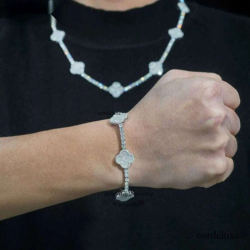 Stylish New Arrival Fashion Femme Design Sier VVS Moissanite Dia Iced Out Four Leaf Clover Tennis Chain Bracelet Free delivery 0d