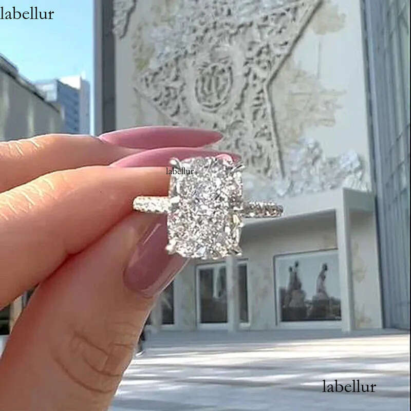 2024 Popular Gorgeous For Women Sparkling Jewelry Sterling Sier Lagre Cushion Shape 5A Zircon CZ Dia Elegant Party Female Wedding Ring Gift 51