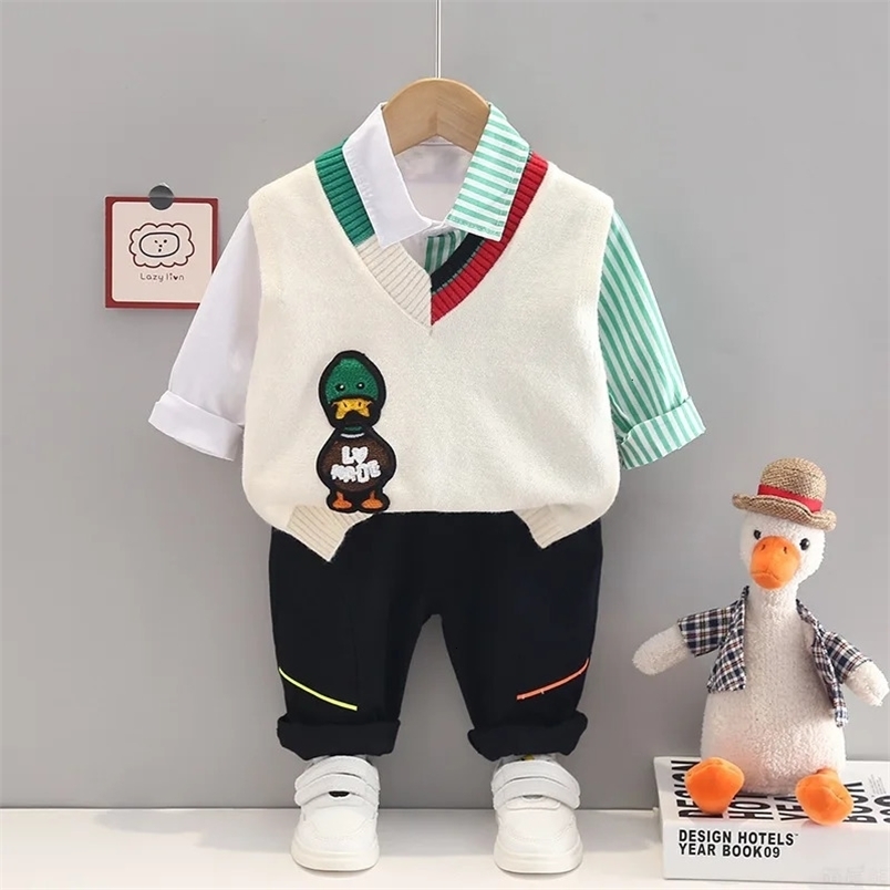 Clothing Sets Western Baby Boy Outfit Set Spring Autumn Cartoon V-neck Knitted Sleeveless Vest T-shirts Jeans Kids Suits for Boys Tracksuits 231020