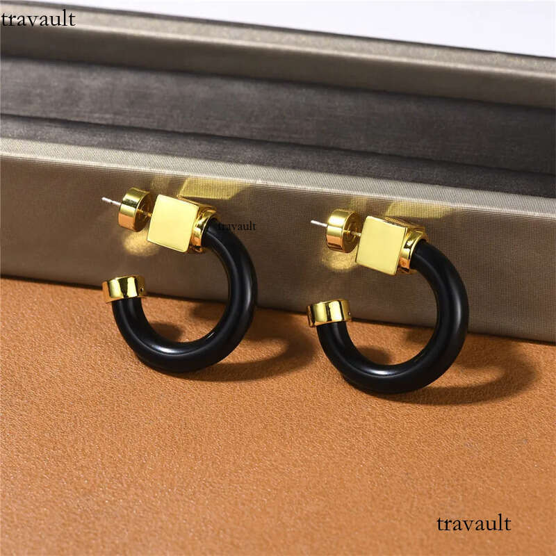 French Vintage Resin C-shaped Earrings for Women S Sier Needle Design Light High End Fashion Charm all-match Jewelry
