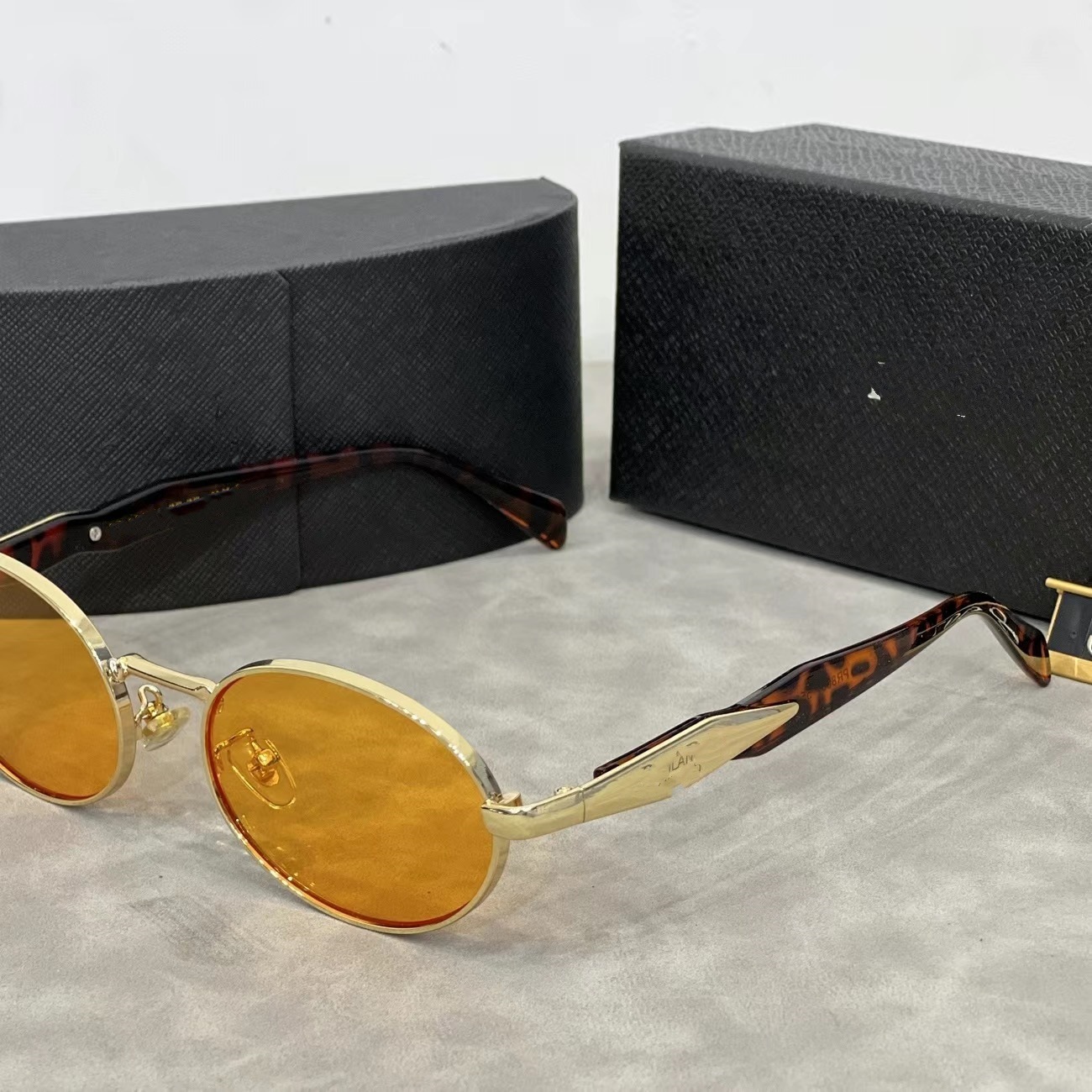 Retro Round Sunglasses for Women and Men - Fashionable Metal Frame Eyewear with UV400 Protection Y260207