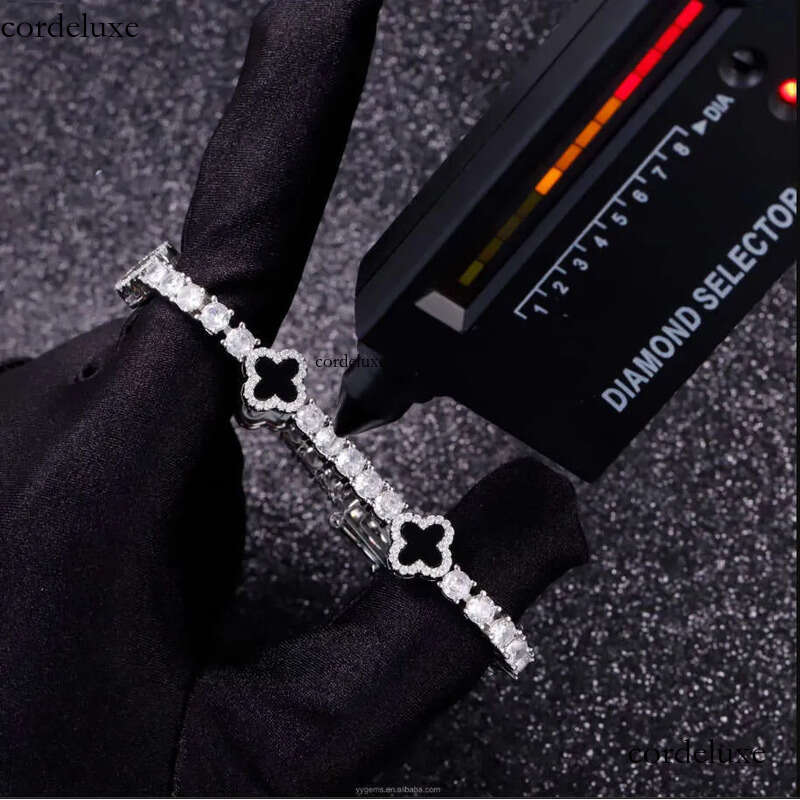 Bracelet Chain Jewelry Set Hip Hop Iced Out Four-leaf clover dia studded tennis necklace women's exquisite high-grade clavicular chain accessorie