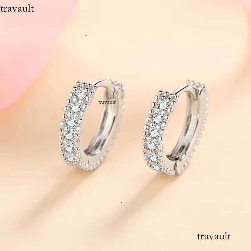 DHcollection Fashion Jewelry Inlaid With Spure Sier Reverse D Color Pyroxene Full Dia Ring Earrings