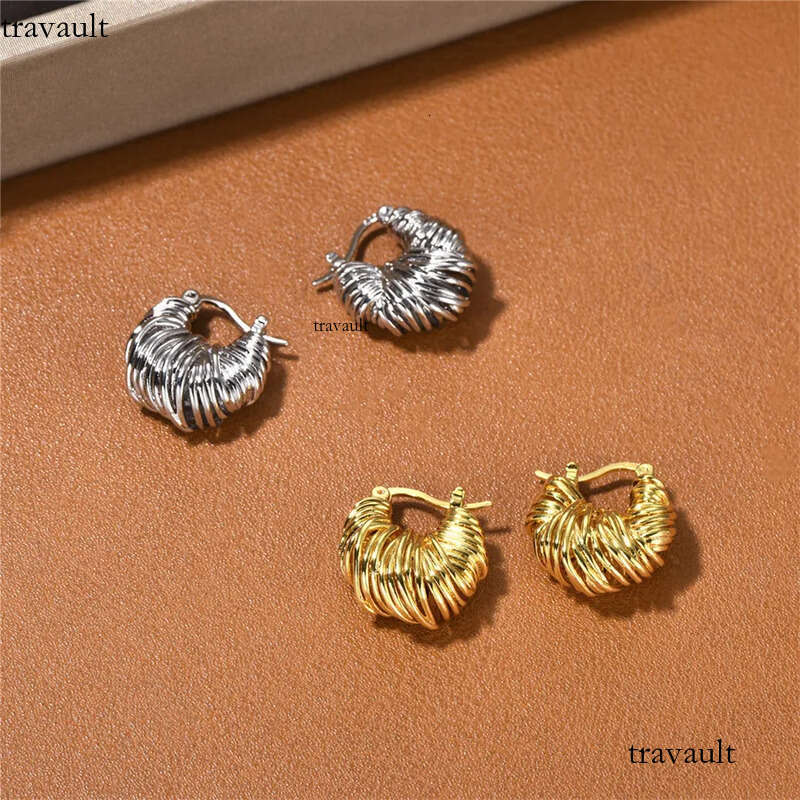 French Light Heavy Industry Advanced Loop Knitted Earrings for Women S Sier Needle Fashion Unique Charm Jewelry Trend