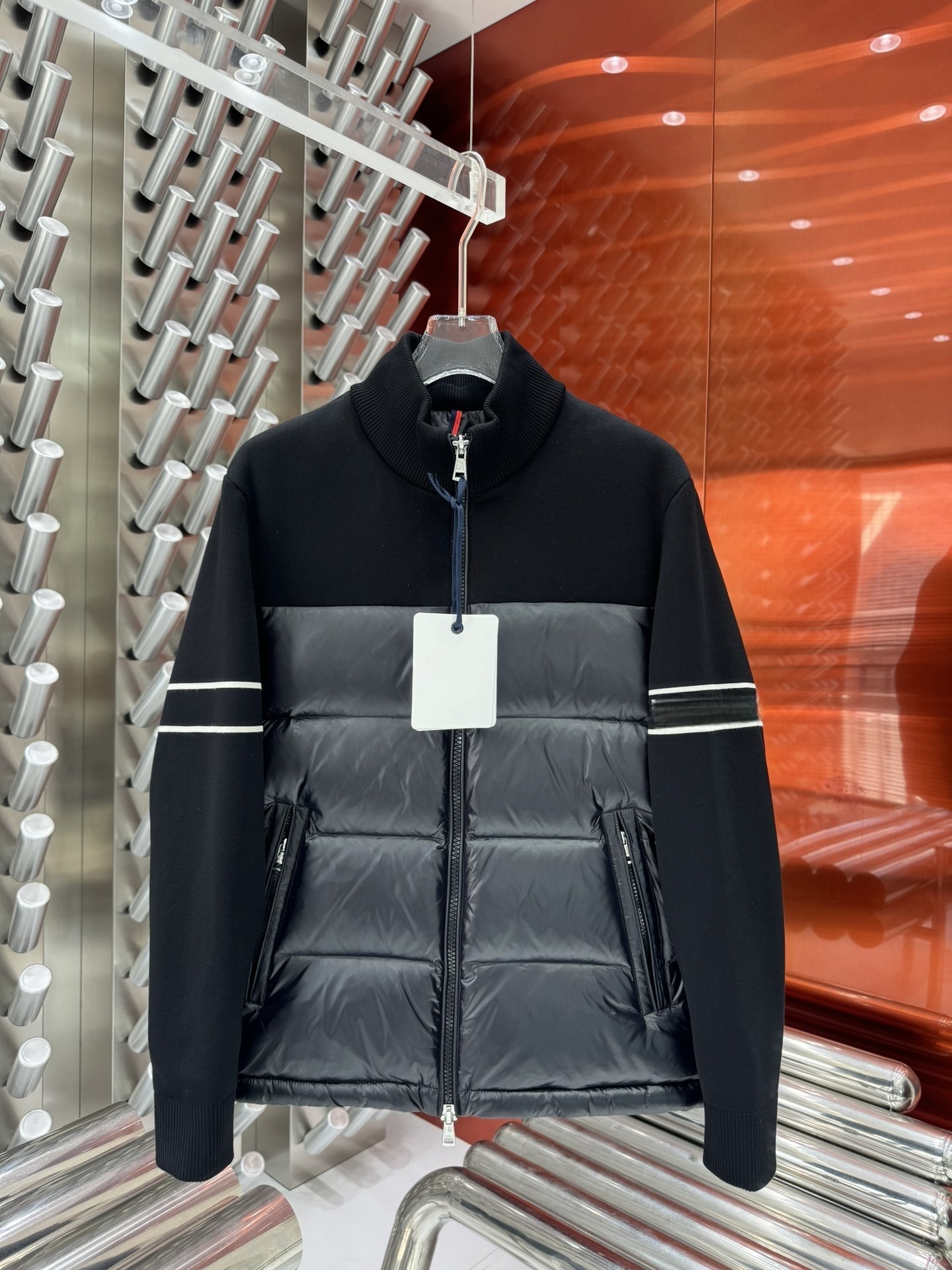 2025 autumn and winter new men's knitted down jacket, fashionable and versatile, age-reducing and slimming