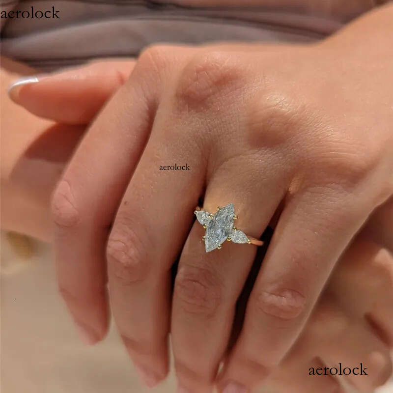 Jewelry 18 Yellow 1.5 Carat Marquise Lab Grown With Two Pear Cut Engagement Rings For Women IGI E VS1 CVD Dia Womens Gold Ring