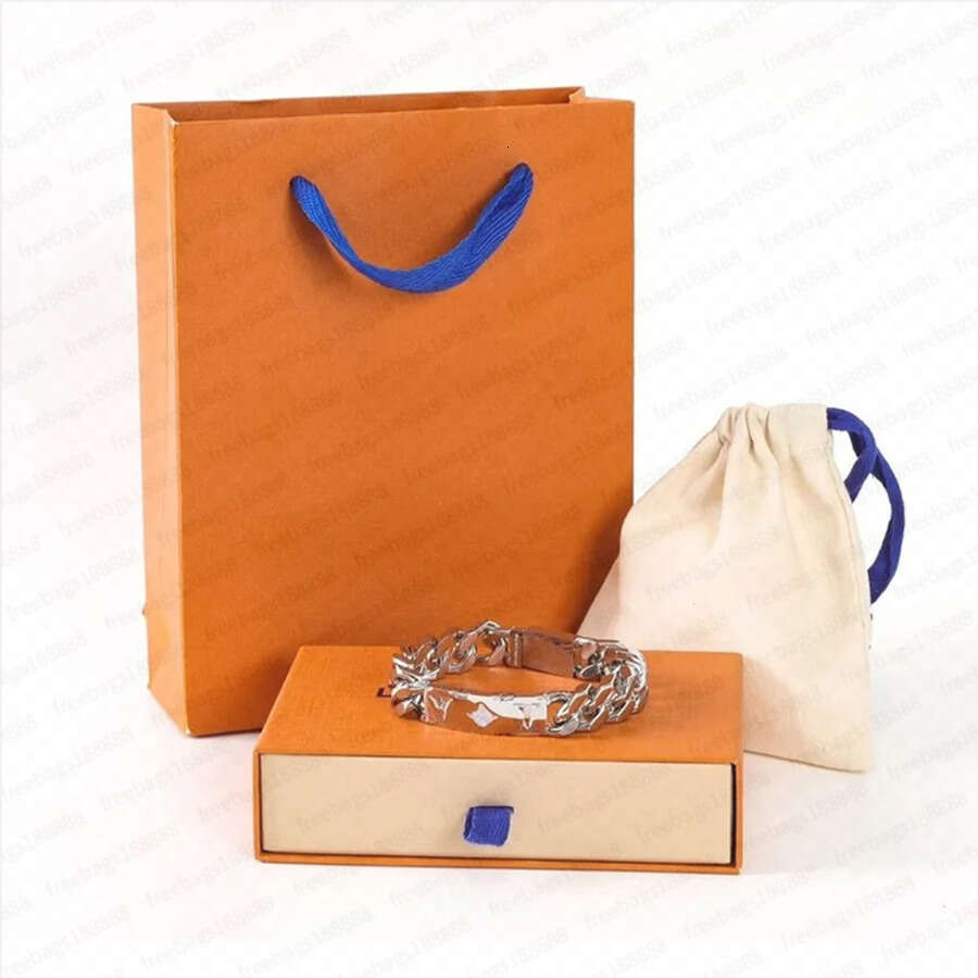 Mens Bracelet Classic Bracelets Bangle Letter Titanium Steel with Dia Designer for Women Jewlery Gifts Woman Gold Sier Not Fade