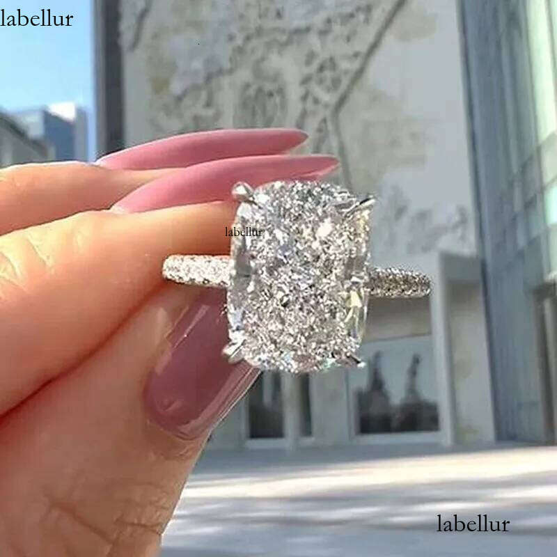 2024 Popular Gorgeous For Women Sparkling Jewelry Sterling Sier Lagre Cushion Shape 5A Zircon CZ Dia Elegant Party Female Wedding Ring Gift 51
