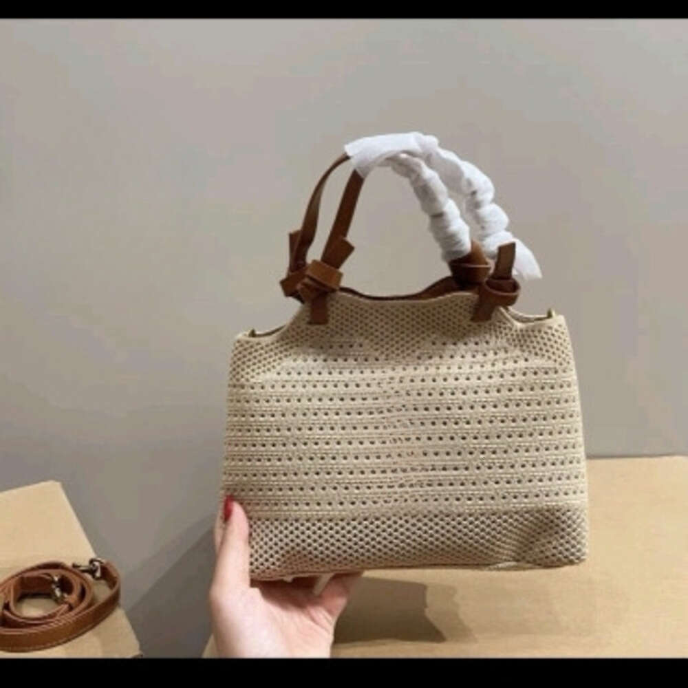 Designer bags are fashionable and of high quality tote habdbag