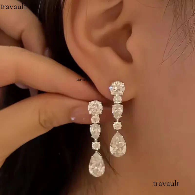 2025 Sparkling Top Sell Dangle Earrings Jewelry Real 100% Sterling Sier Water Drop White Moissanite Dia Gem Lady Women Long Earring Gift