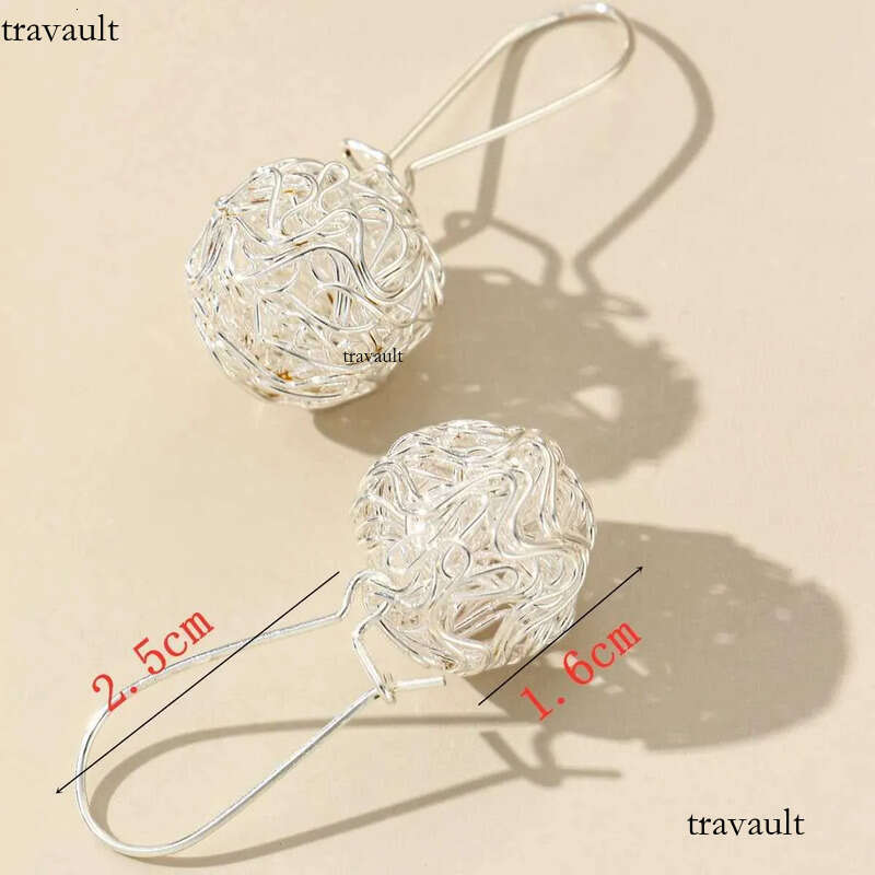 Korean Style Hollow Ball Pendant Stud Earrings for Women Vintage Party Jewelry Wholesale Sweet Friend Gift Aretes Brincos