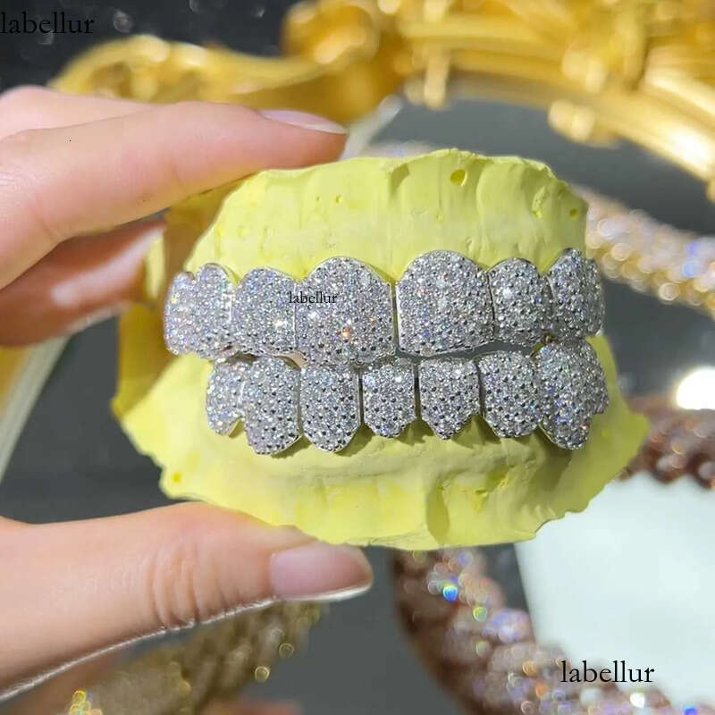 Yu Ying Custom Hip Hop Gold Plated Iced Out Moissanite Dia Grillz for Teeth e7