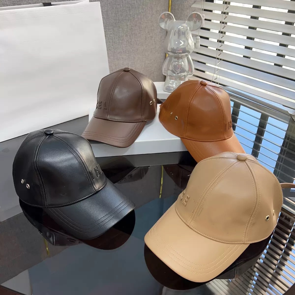 High-quality baseball cap, fashionable leather baseball cap, men's and women's sports hat, front style, wide brim, designer model, adjustable denim hat