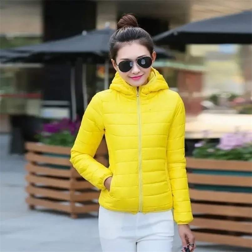 Jackets for Women Quilted Padded Lightweight Puffer Woman Coat Hoodie Short Yellow Thick Padding Feather Cropped Cute Modern 240913