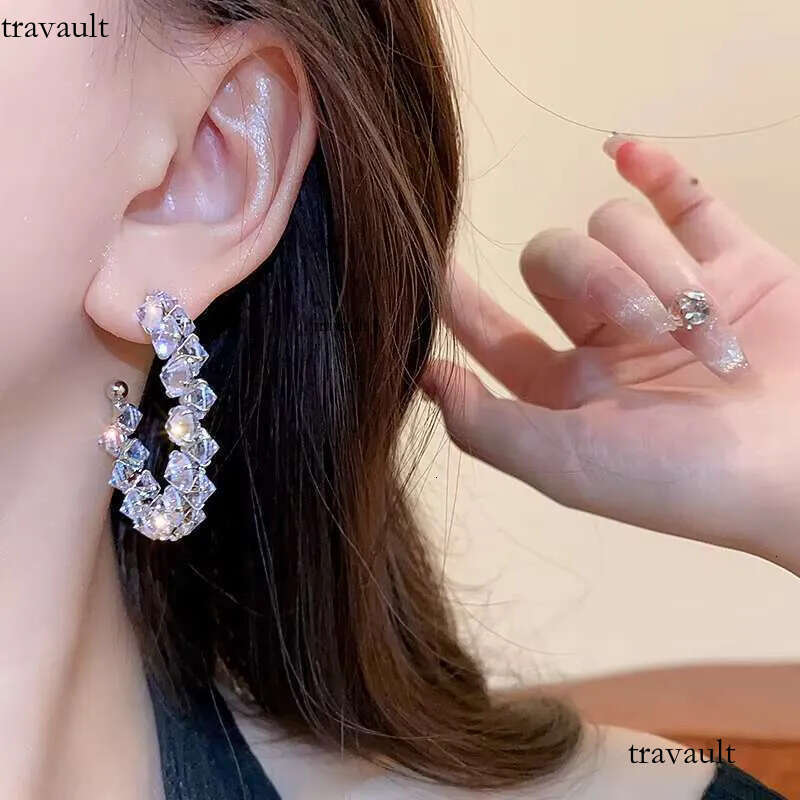 Crystal Rhinestone Hoop Women Elegant Lightweight Gold Plated Circle Earrings Sparkly Statement Jewelry for Parties and Daily Wear