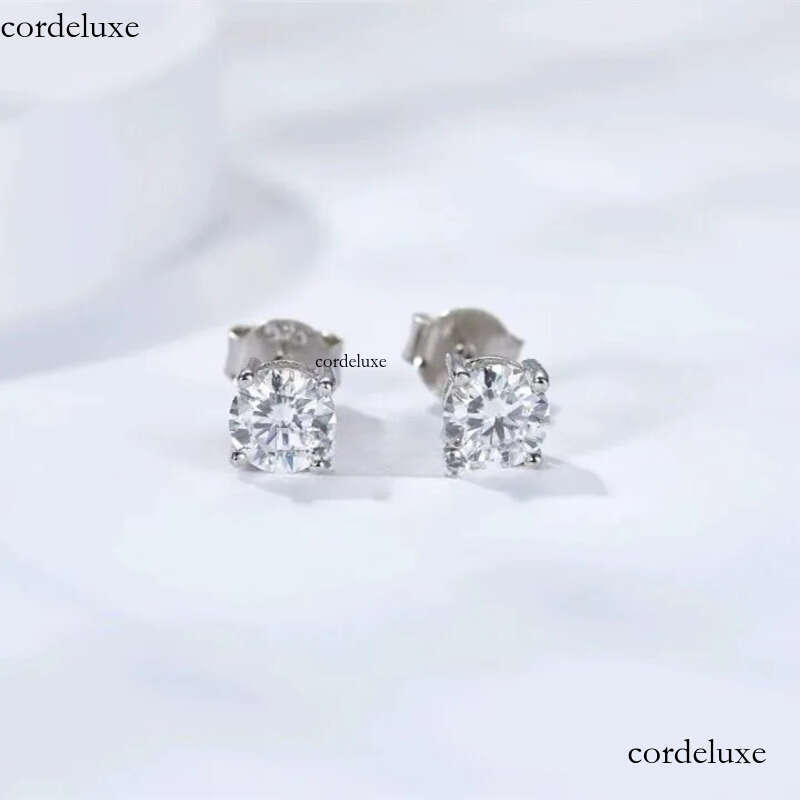 Minimalist Studs Sier Moissanite Earring 47