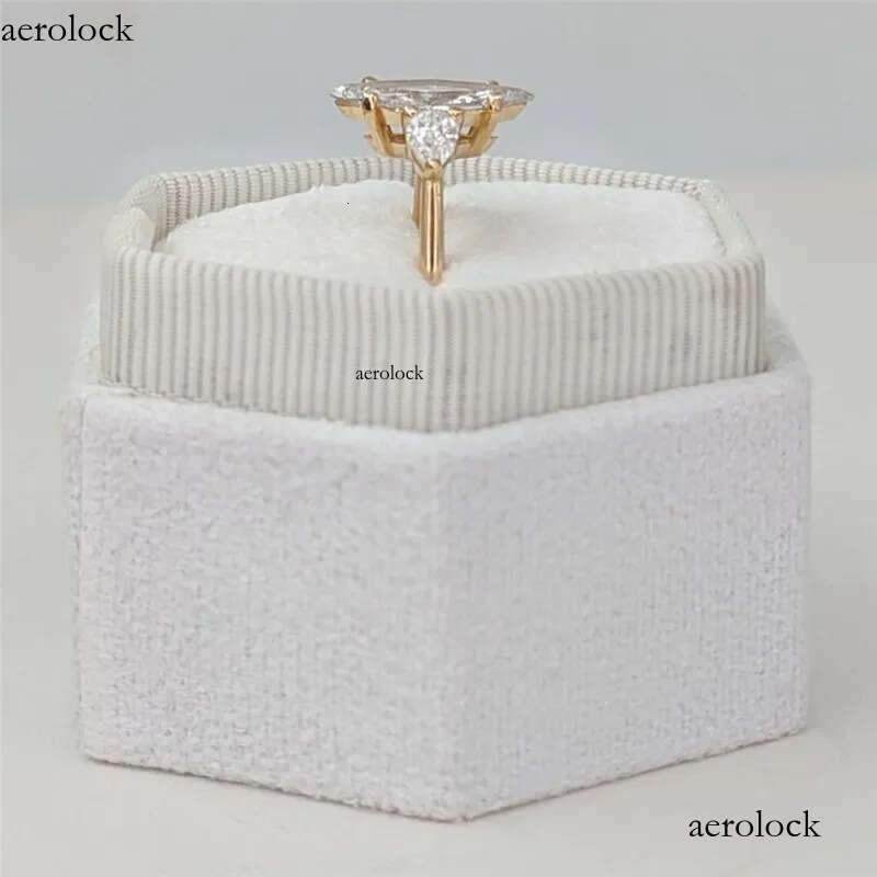 Jewelry 18 Yellow 1.5 Carat Marquise Lab Grown With Two Pear Cut Engagement Rings For Women IGI E VS1 CVD Dia Womens Gold Ring