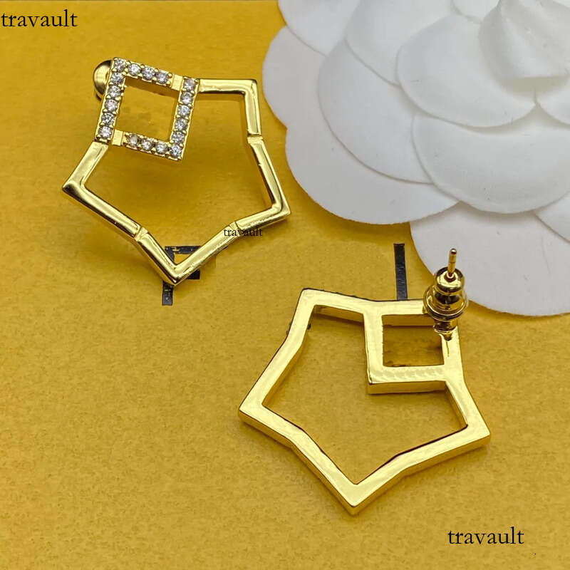 Designers Dia Stud Earrings Exquisite Ladies Letter Studs Earring Womens 14K Gold Sliver Earing Fashion Social Party Jewelry BSD2407042