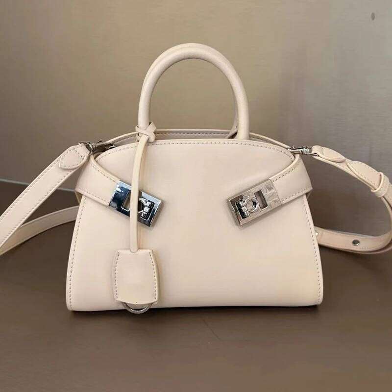 Designer Bags Genuine Handbag Hug Pillow Top Layer Leather Advanced Feeling New Model Fashion Temperament Boston Bag Hot Selling