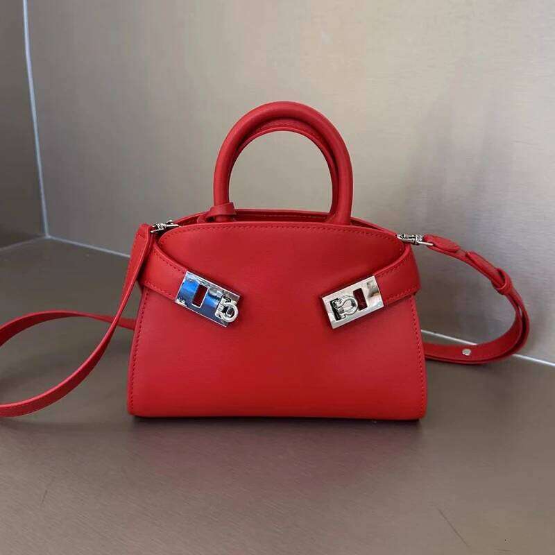 Designer Bags Genuine Handbag Hug Pillow Top Layer Leather Advanced Feeling New Model Fashion Temperament Boston Bag Hot Selling