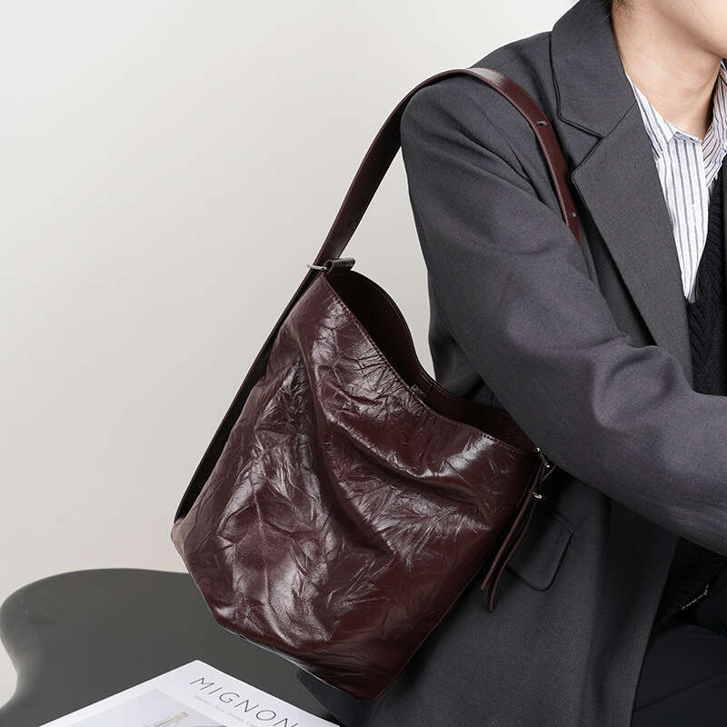 Luxury bag Lazy Comfortable Pleated Top Layer Cowhide Bucket for Women Spring Summer New High end Tote Bag Genuine Leather