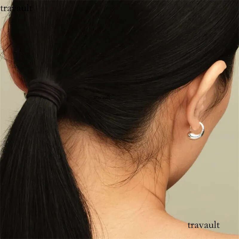 Minimalist Design Stud Pea Ear Buckle Earrings French Hepburn Style Ins Niche Temperament Commuter Mini Fashion Jewelry