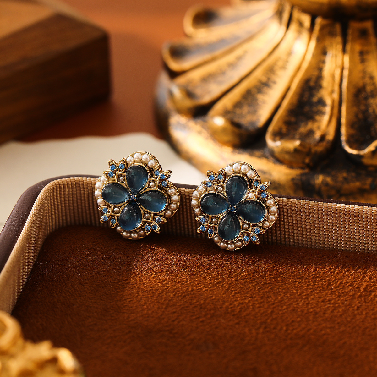 New High-End Earrings with Aquamarine Cat's Eye Stone, Niche Four-Leaf Clover Earrings, S Sier Needle for Women - view 5