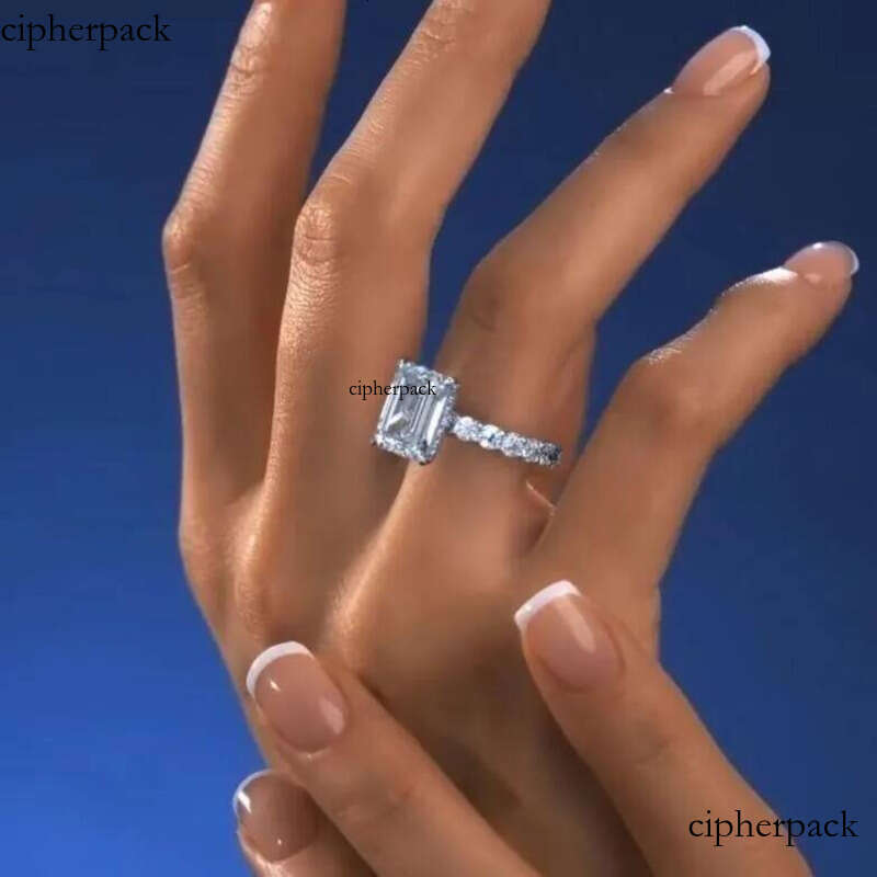 Rulalei Brand Designer Jewelry Wedding Rings Gorgeous Sterling Sier Fill Emerald Cut White Topaz CZ Dia Zircon Party Women Eternity Band Ring Gift 72