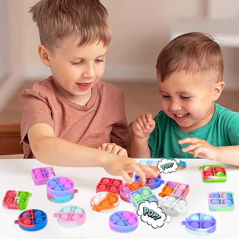 1020pcs Mini Pop Keychain Toddler Sensory Fidget Toys Bulk Classroom Prizes Kids Birthday Party Favors Wedding Gift for Guests W250915