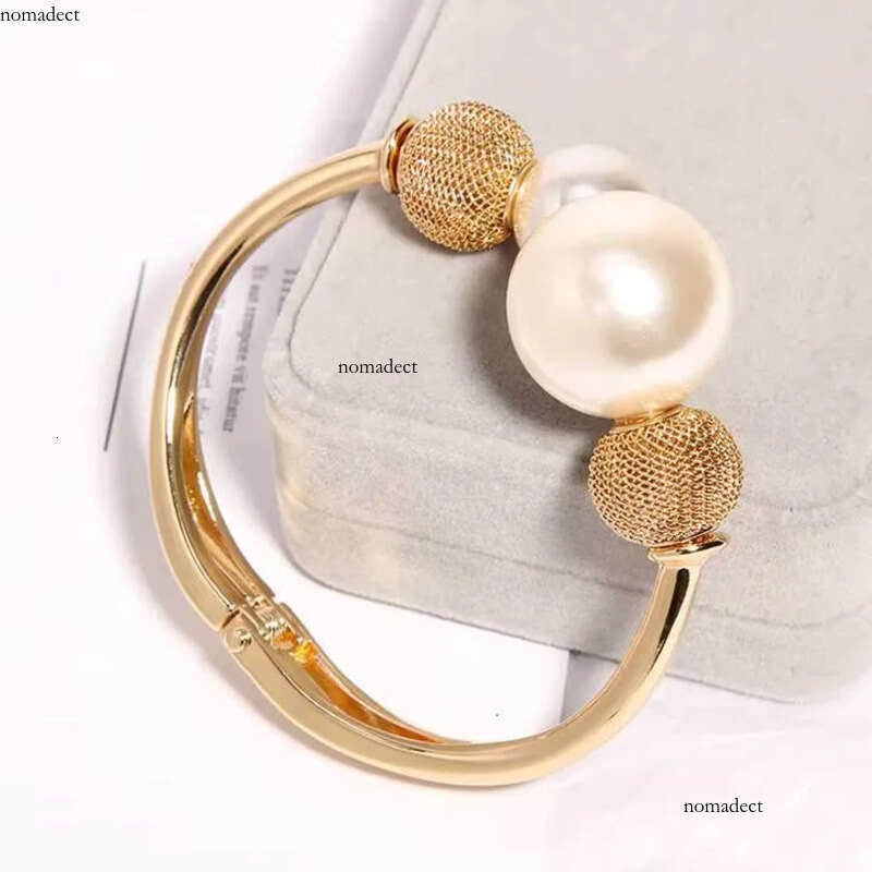 2024 Dainty Gold Plated Fashion Woman Bracelet Imitation Pearl Latest Bracelets Designs 85