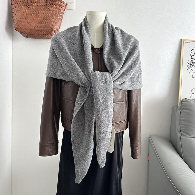 Free Shipping Wool And Triangle Shawl For Autumn And Winter Warm Solid Color Simple High Sense Of Scarf Scarf 2025s hot