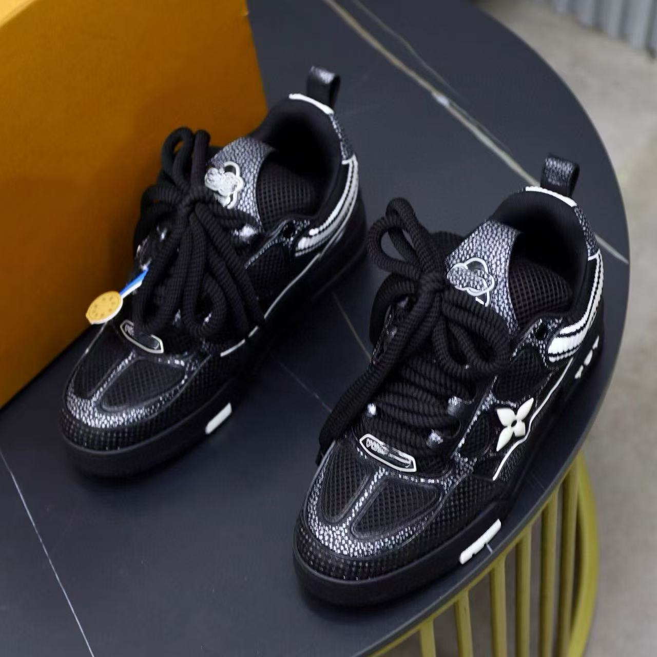 designer Unisex Chic Leather Sole Sneakers: Versatile Running Shoes for Any Occasion RUNNER TATIC RUNNER TATIC Vuitton Monogram