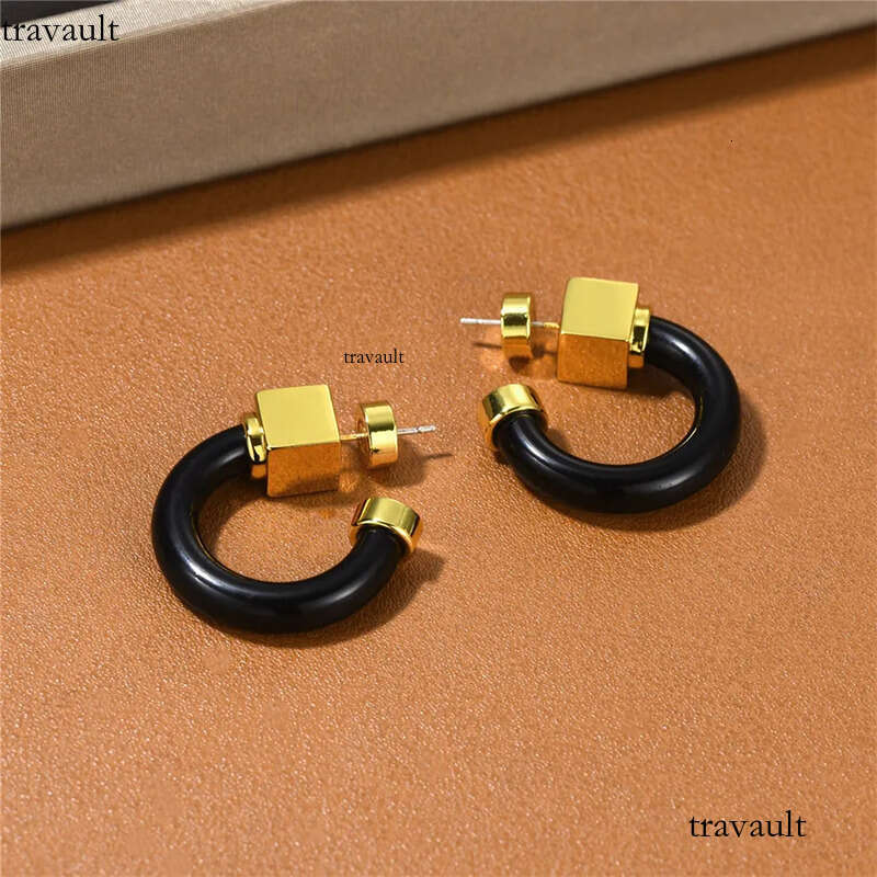French Vintage Resin C-shaped Earrings for Women S Sier Needle Design Light High End Fashion Charm all-match Jewelry
