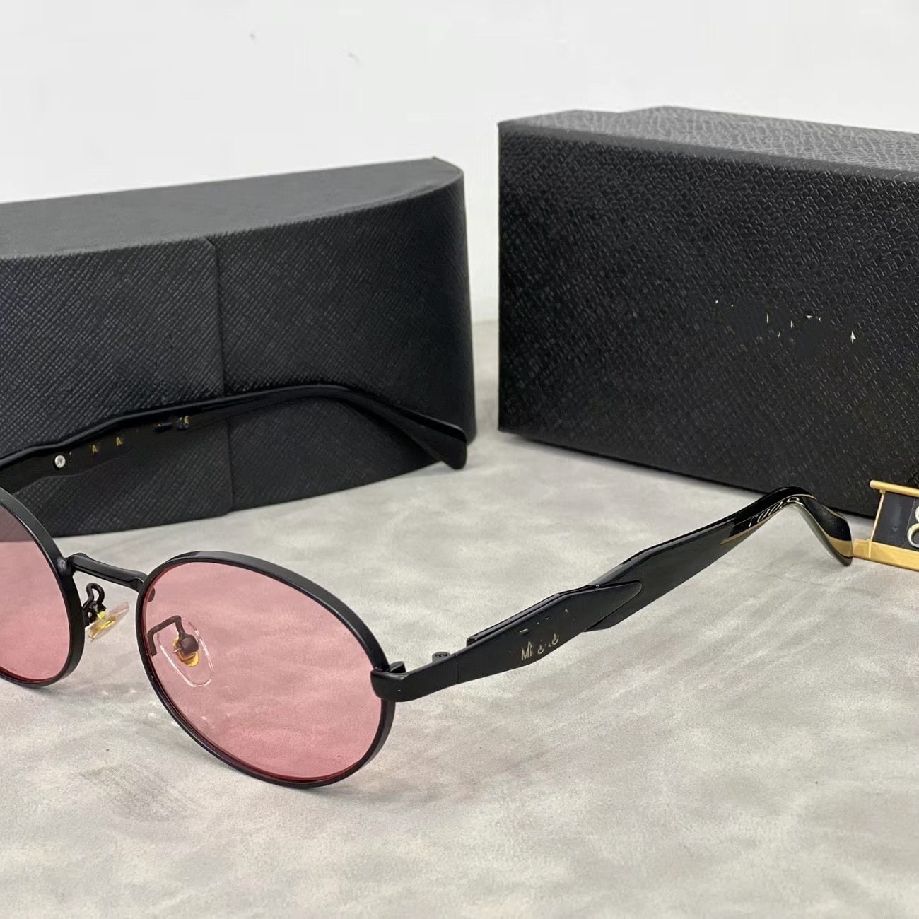 Retro Round Sunglasses for Women and Men - Fashionable Metal Frame Eyewear with UV400 Protection Y260207