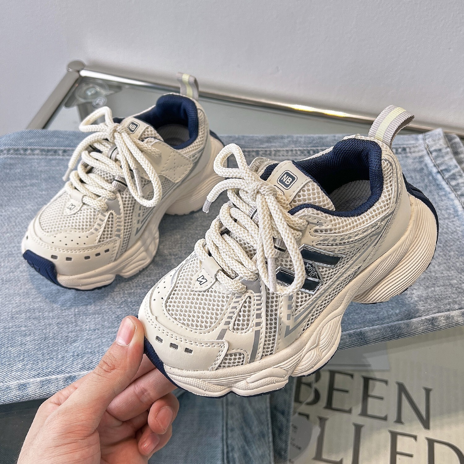 Trendy explosion Designer street lightweight men's and women's sports shoes spring autumn new styles breathable mesh thick soled casual trav
