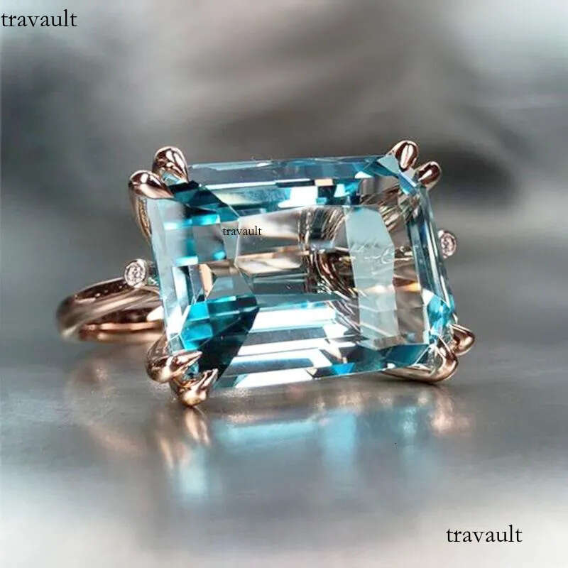 Wholesale Bulk Aquamarine Cluster Rings Sier Wedding Engagement For Women Huge Sky Blue Cubic Zircon Prong Setting Valentine's Gift