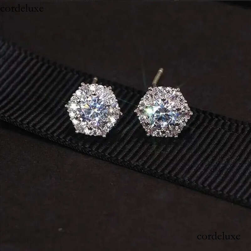 Super Sparkling Stud Earrings Jewelry Sterling Sier Round Cut White Lab Moissanite Dia Party Women Wedding Earring For Lover Gift 9c