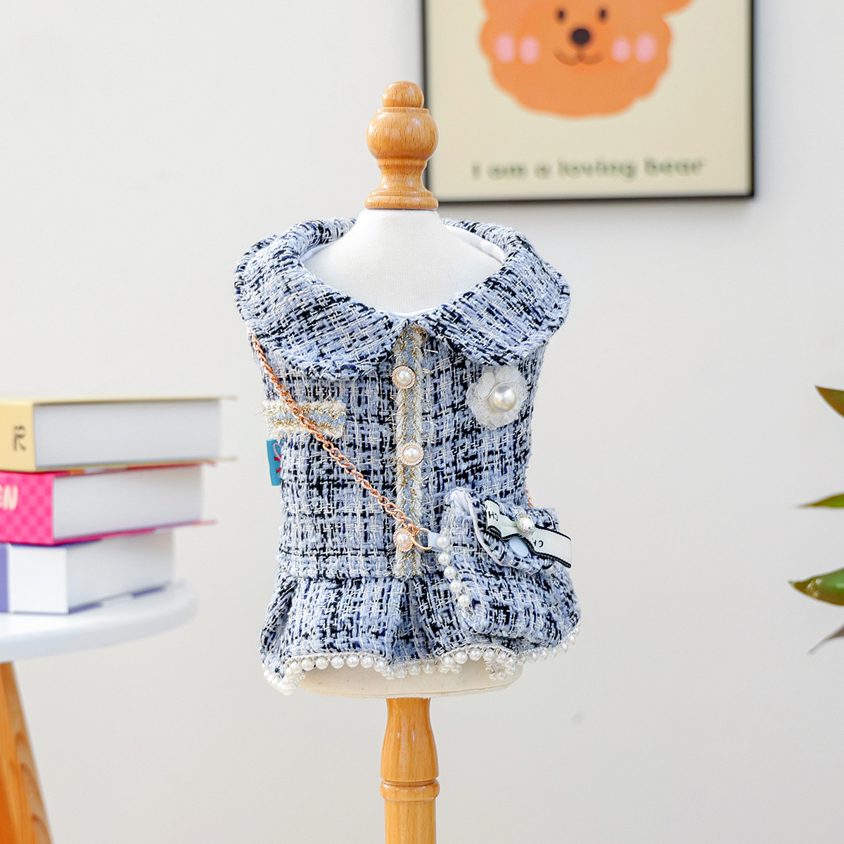K3104 Pet dress with backpack, autumn and winter clothes for puppies and cats, can hold snacks and toys, small Chanel style imitation tweed fabric