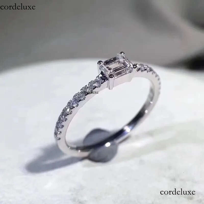 Simple Fashion Jewelry Sweet Cute Ladies Party Elegant Wedding Rings Sterling Sier Emerald Cut Lab Moissanite Dia Eternity Engagement Band Ring Gift 1